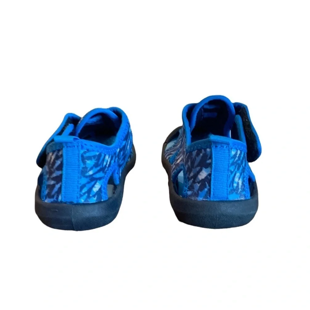 NWOT OSH KOSH B’GOSH Boys Water Shoe - size 12
